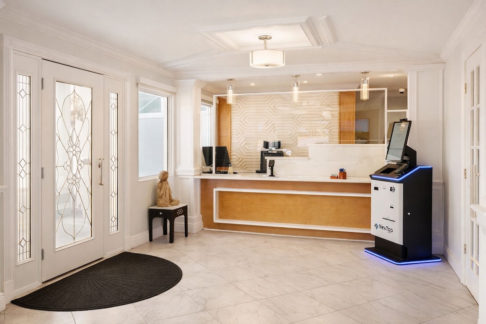 Destin Inn And Suites 13/57