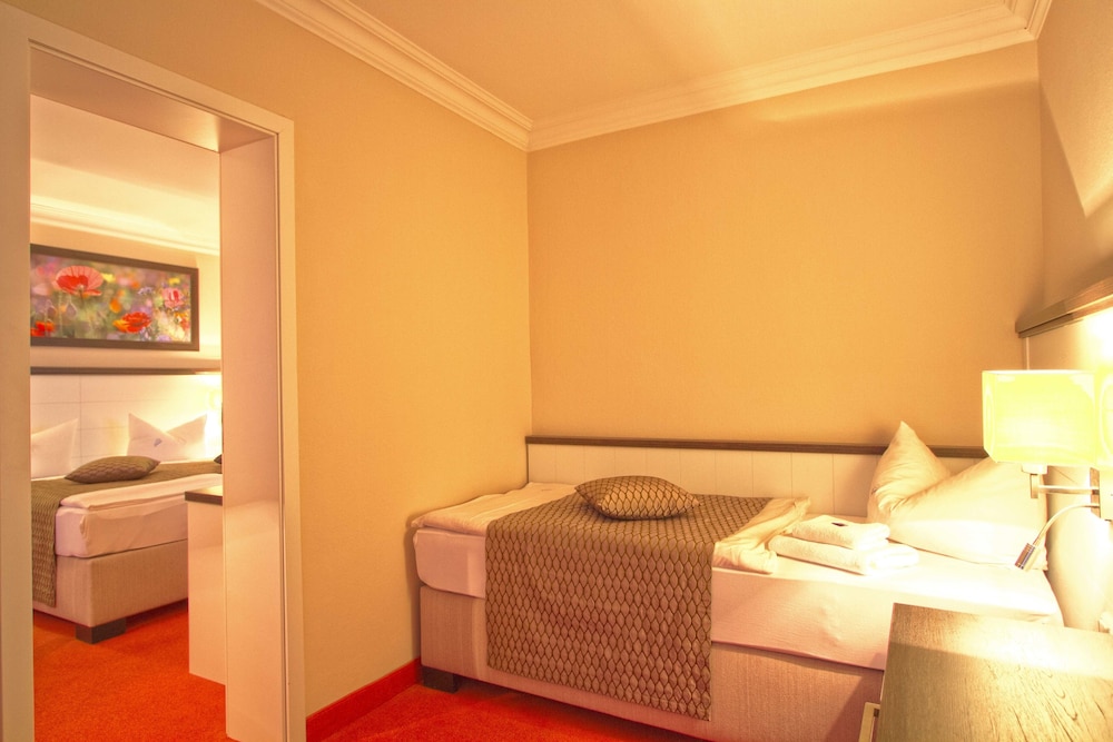 FALK SEEHOTEL PLAU AM SEE 13/50