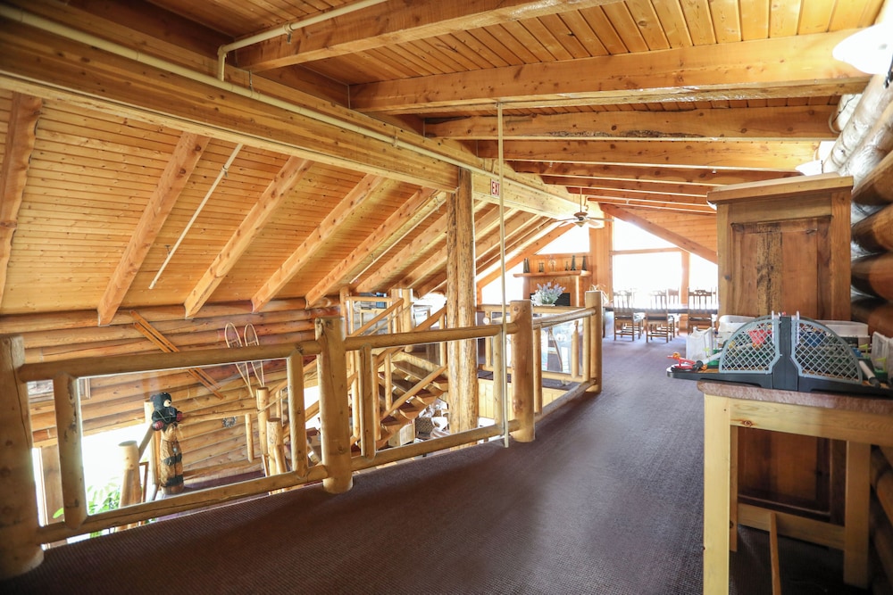 The Boulder Creek Lodge 26/64