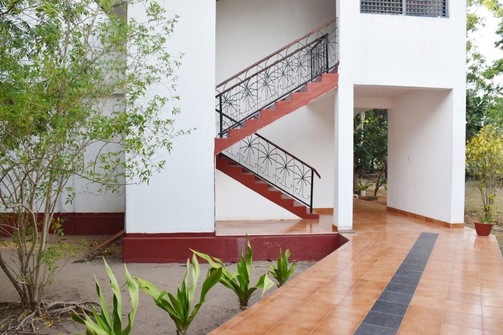 Nilaveli Crystal Blue Hotel 1/26