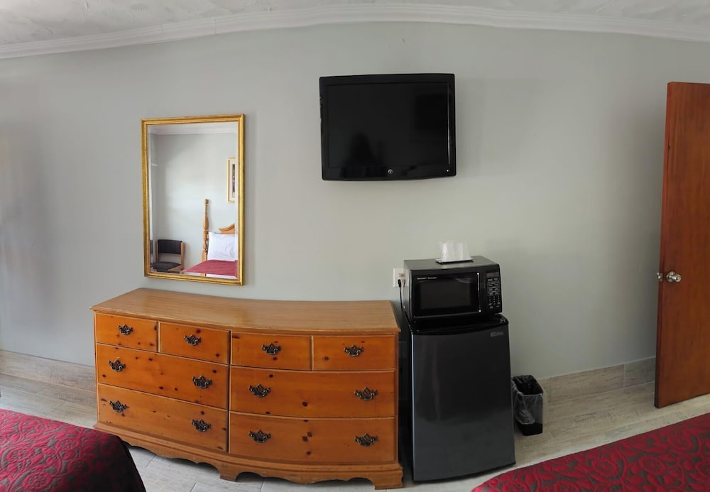 Deluxe Inn Elkton 1/4