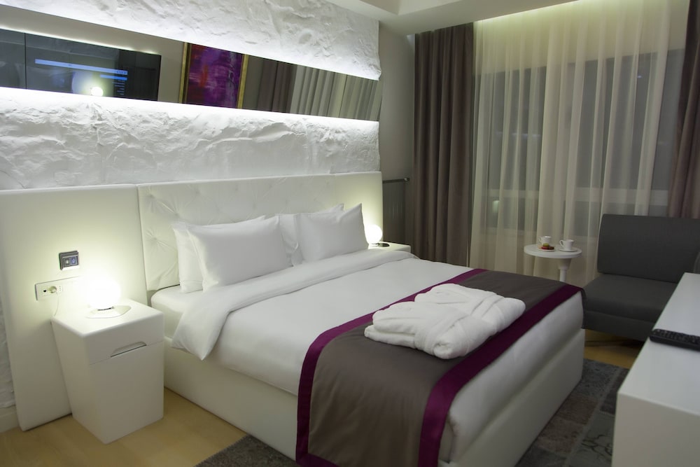 شقة بريميوم بسرير كوين وسريرين فرديين بإطلالة على المدينة بغرفتي نوم بمطبخ، The Leos Residence 4/7