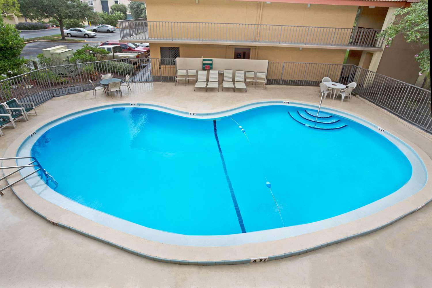 Super 8 by Wyndham Jacksonville Orange Park 11/15