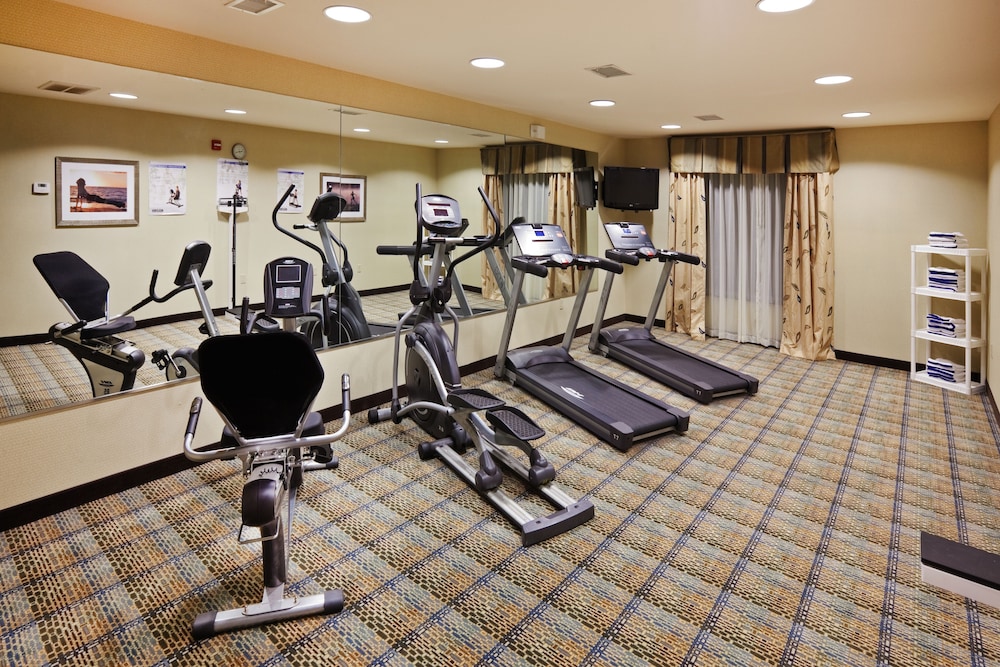 Holiday Inn Express Hotel & Suites Okmulgee 28/55
