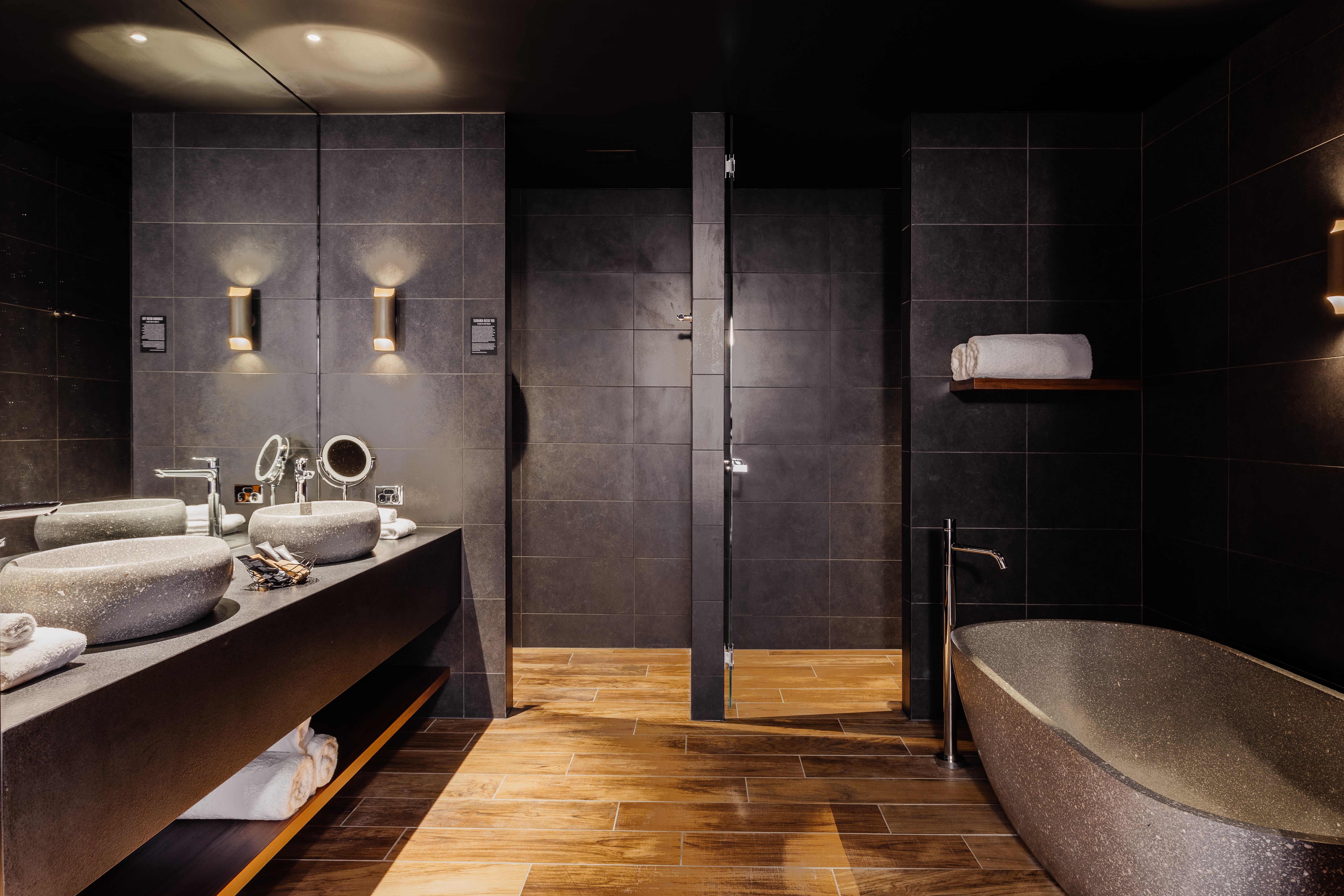 Premium, Suite, Water Front