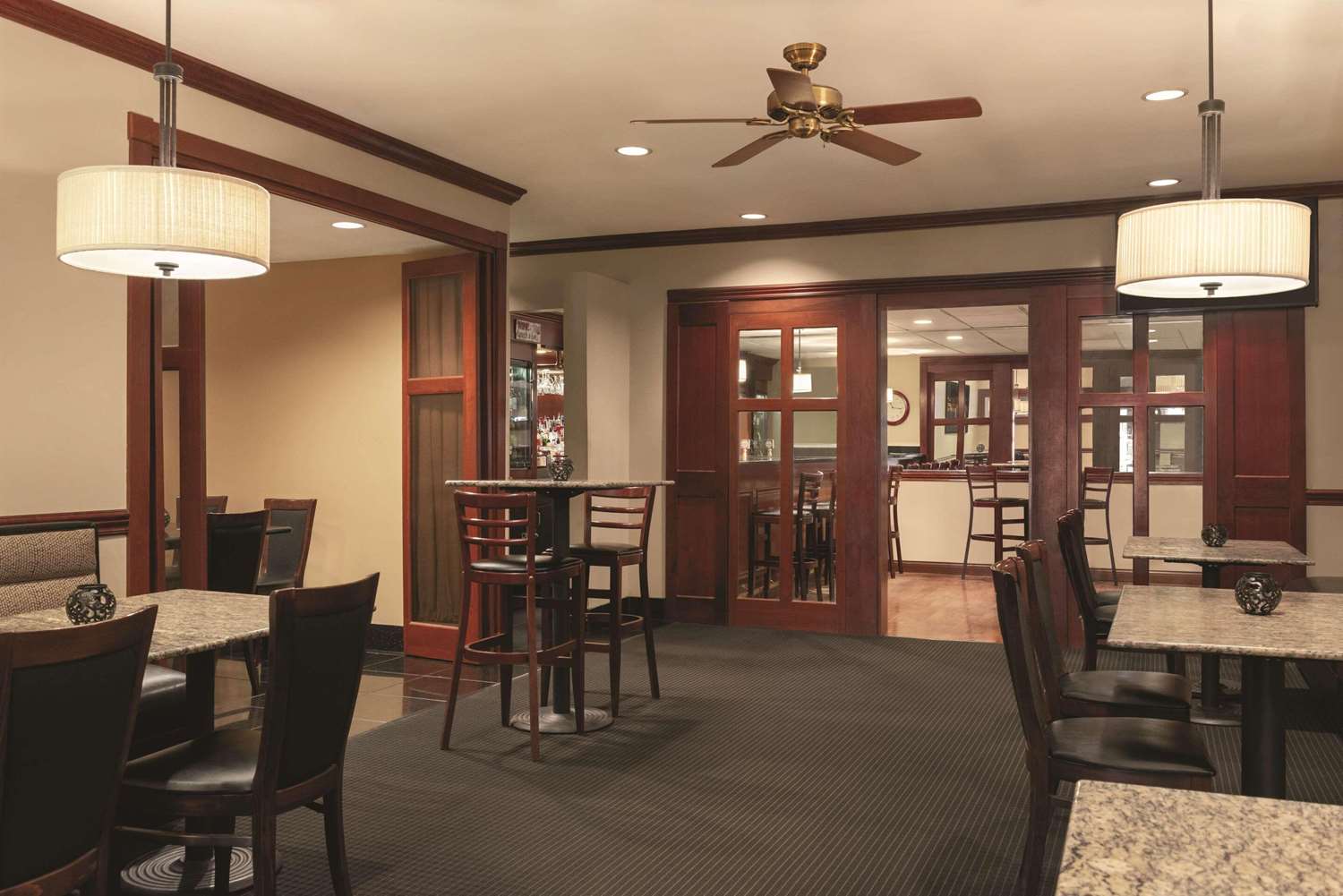 Radisson Hotel and Conference Center Rockford 37/57
