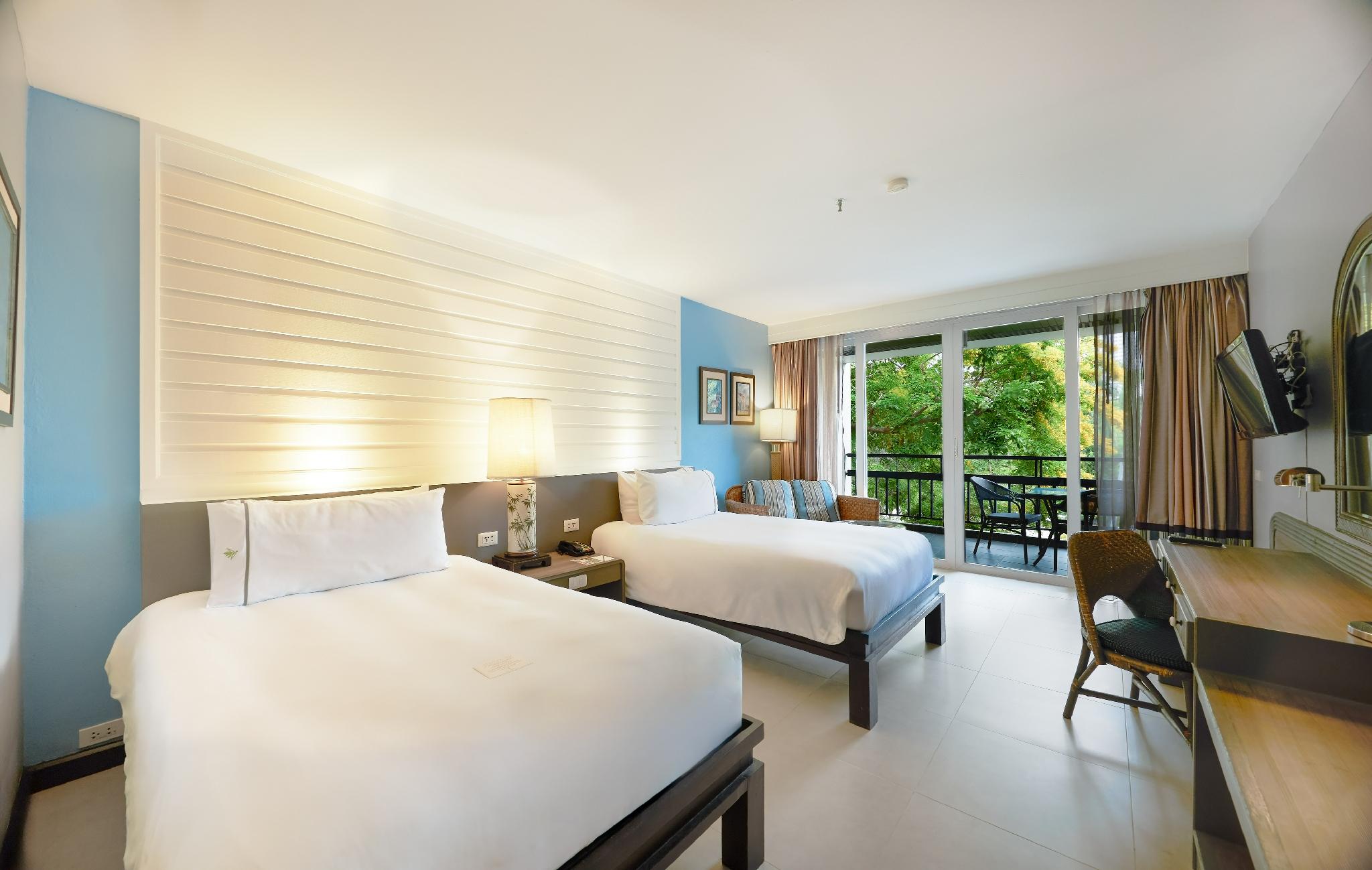 Tropical, Superior, Twin Beds, King Bed