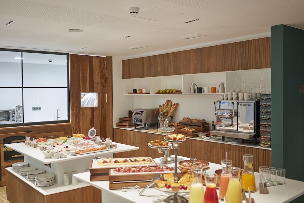 Lasala Plaza Hotel 36/50