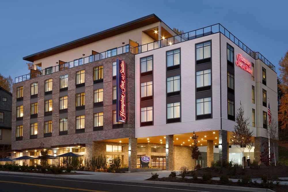 Hampton Inn Suites Seattle Renton 1/53