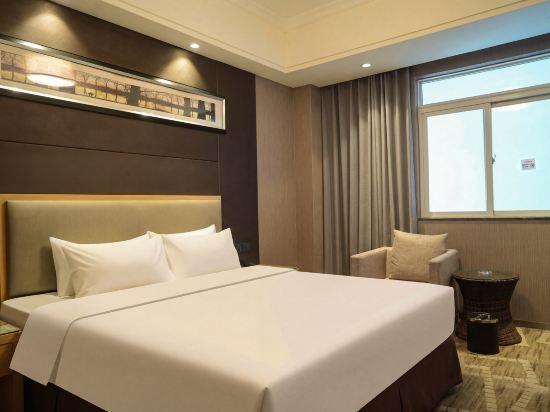 Elegant, Queen Bed