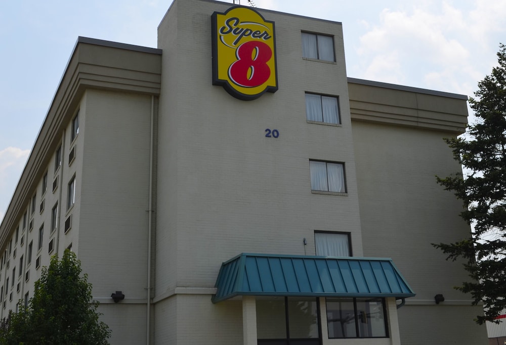 Super 8 By Wyndham Frederick 1/42