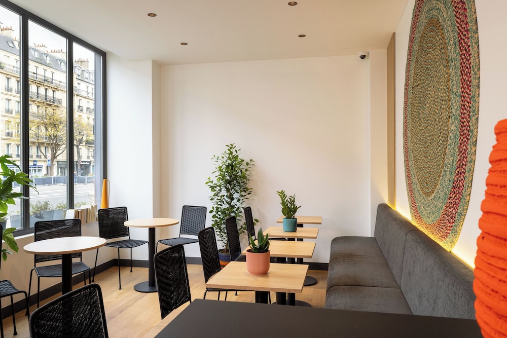HOTEL SAINT MARCEL 33/50