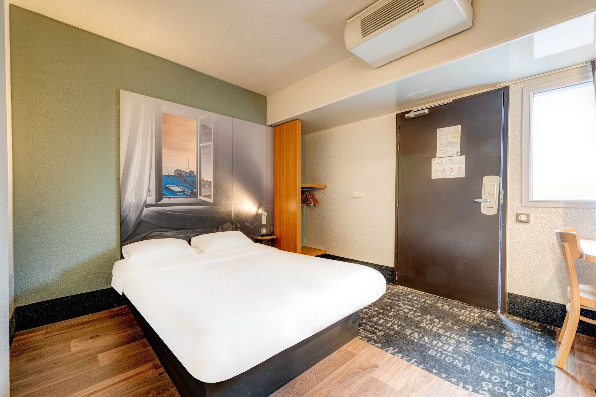 Room at B&B Hotel Saint Witz, SAINT-WITZ