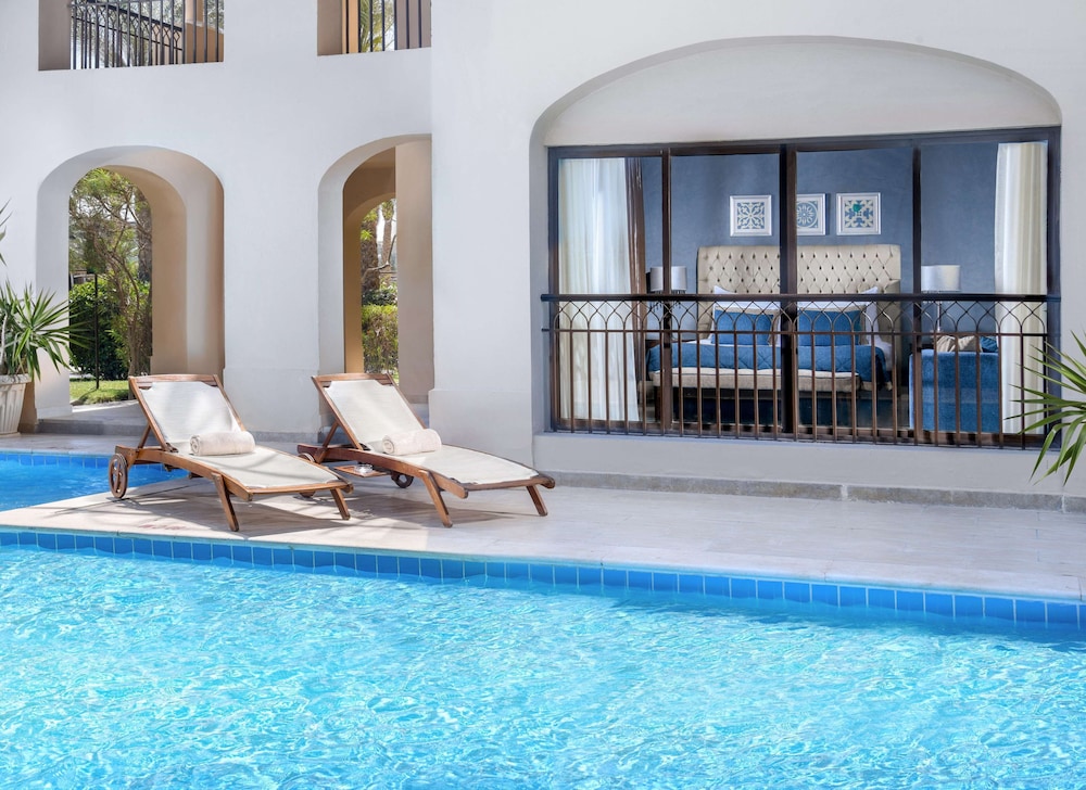 swimming pool spa