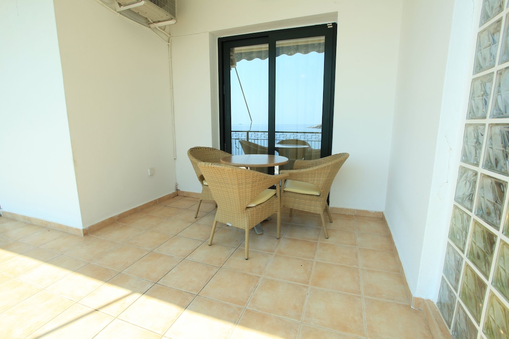 Tosca Beach Hotel 19/50