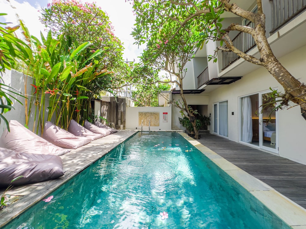 Hola Seminyak 38/50