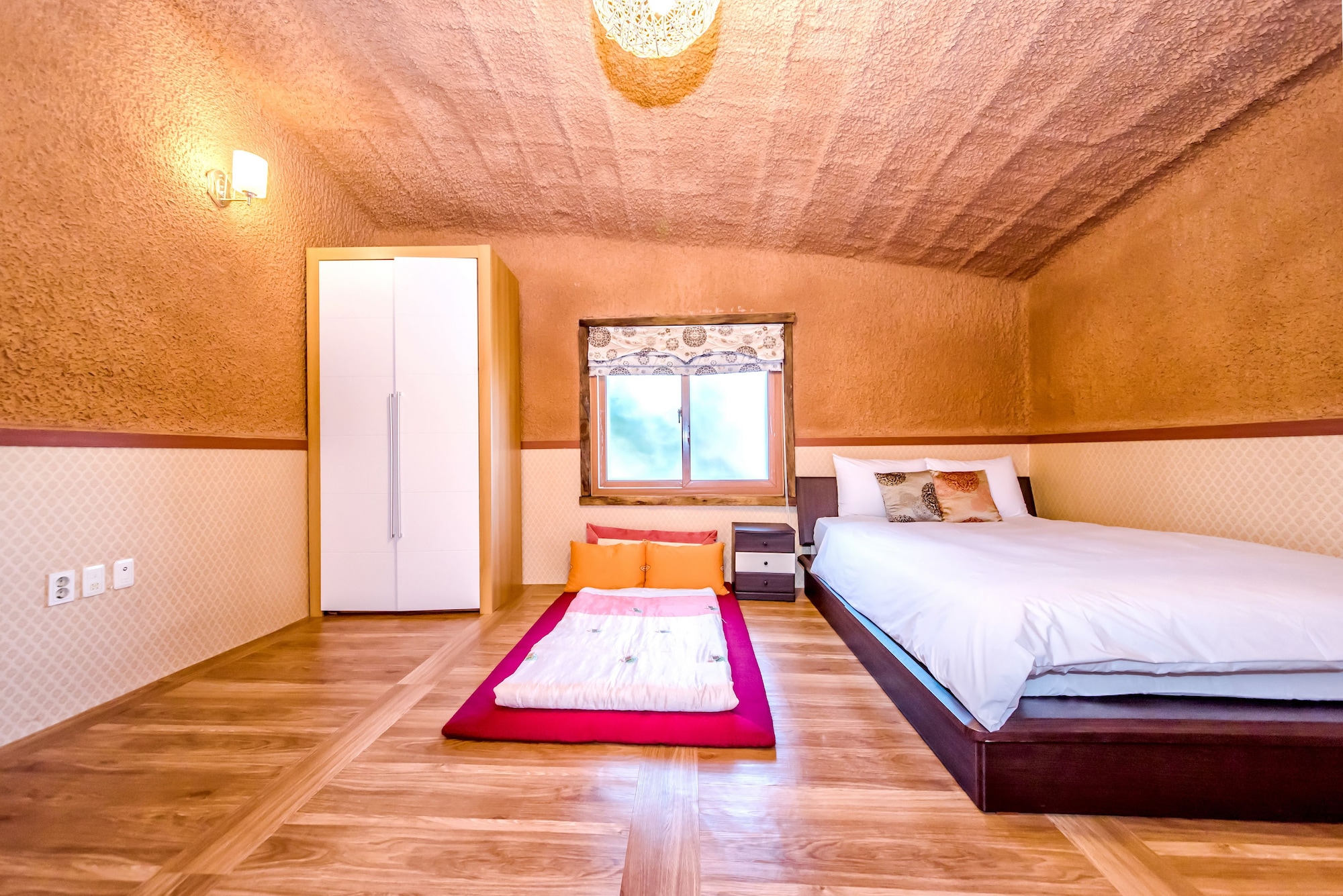 ROOM, 23 PYEONG