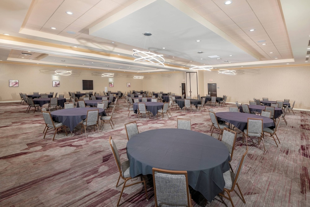 Courtyard By Marriott Santa Ana Orange County 44/53