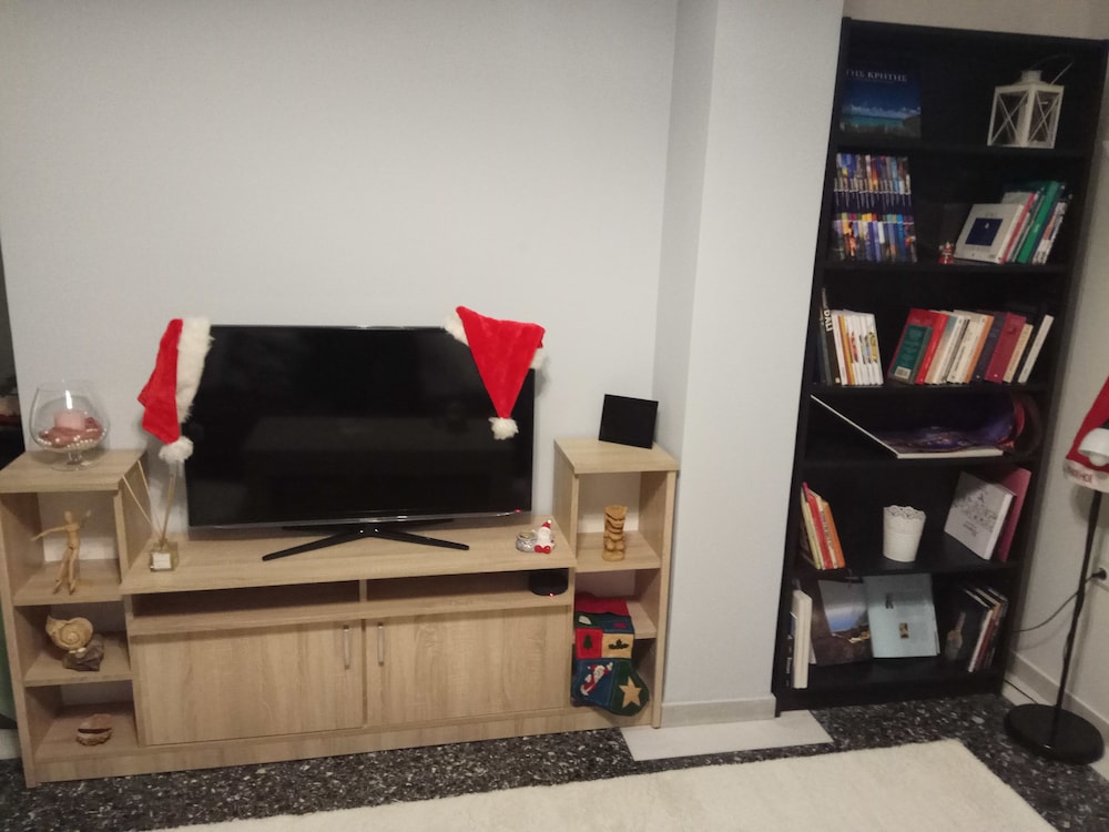 Grandma Vasiliki Rooms To Let 3/55