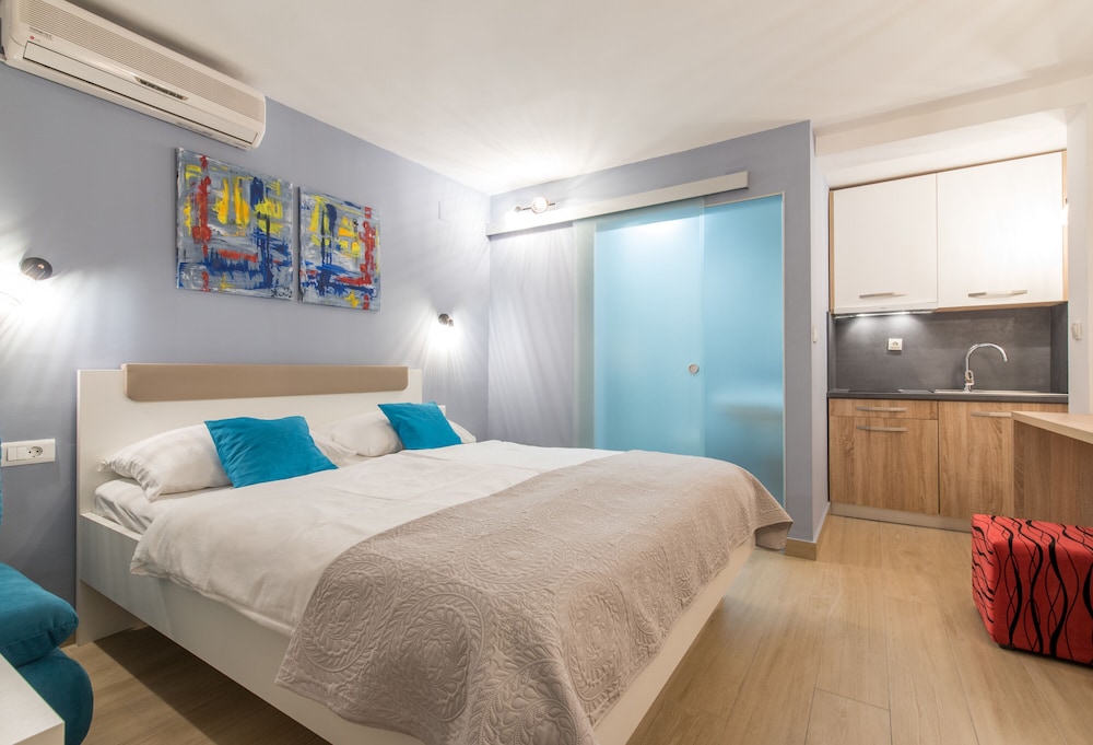 VILLA ZANIC 26/50