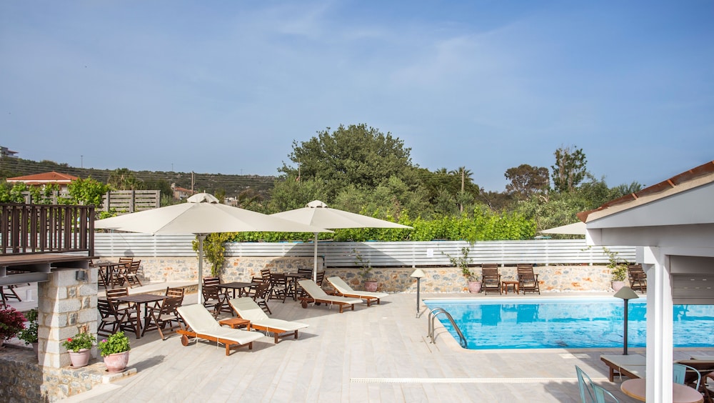 Thirides Beach Resort 23/33
