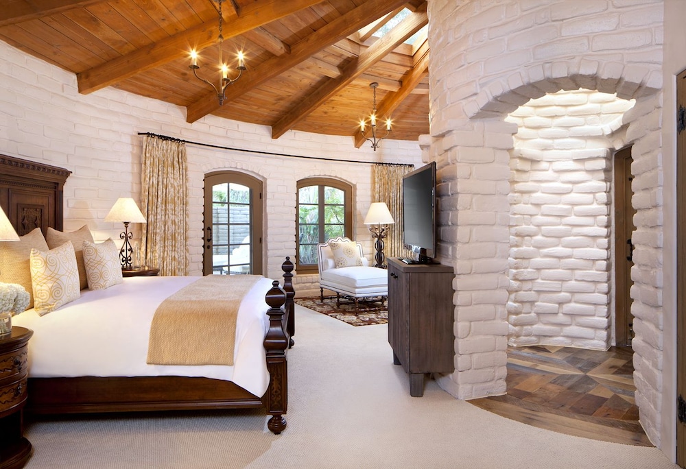 Hacienda, 3 King Beds