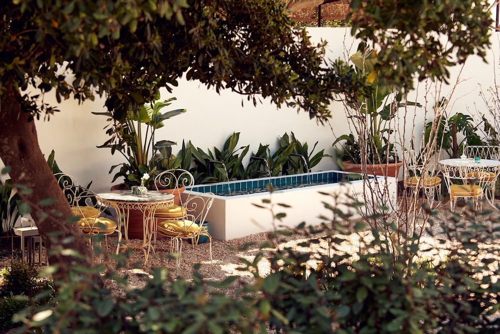 Cristine Bedfor Mahon Boutique Hotel 53/60
