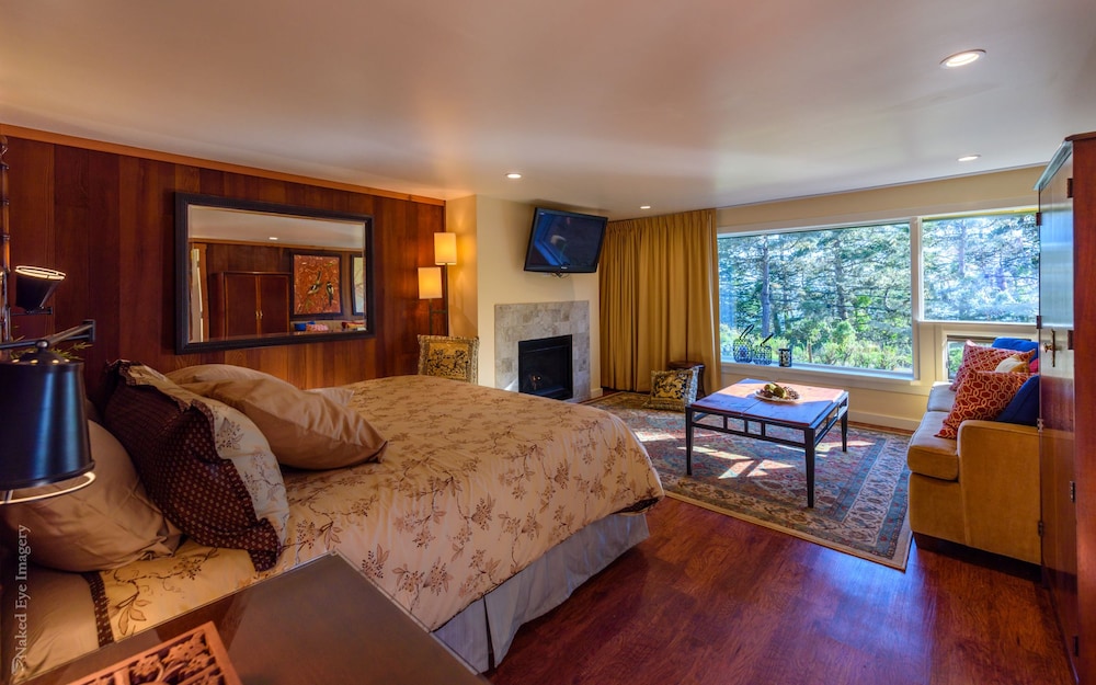 Inn at Buckhorn Cove 36/59