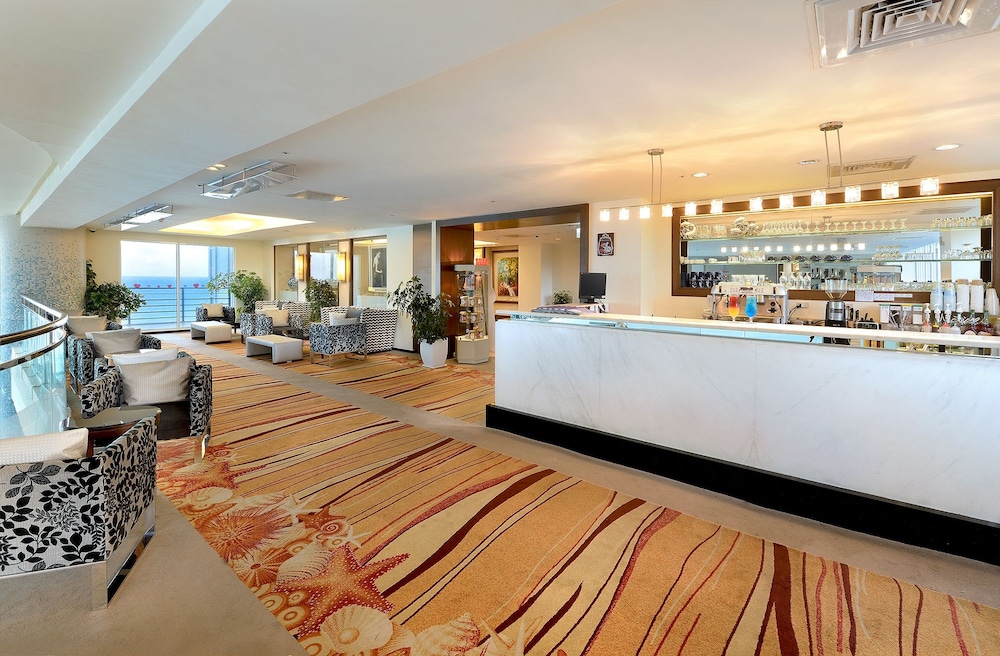 Chateau Beach Resort 8/78