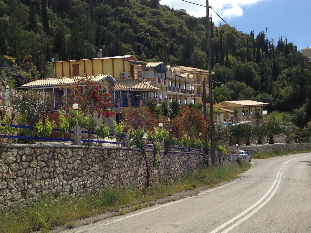 Politia Hotel 39/47