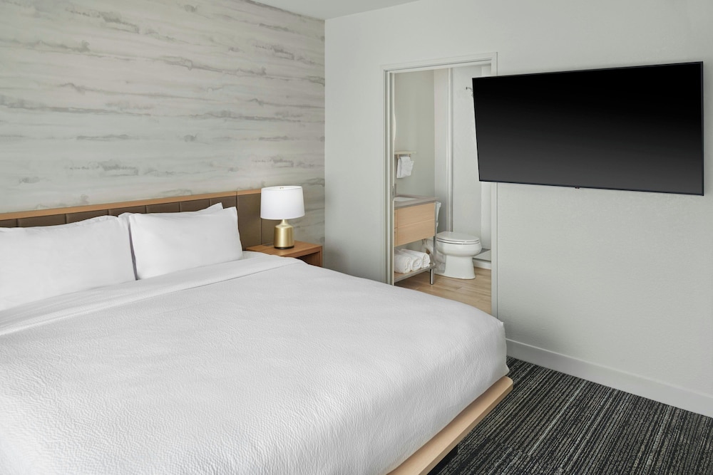 TownePlace Suites by Marriott Lansing North 6/43