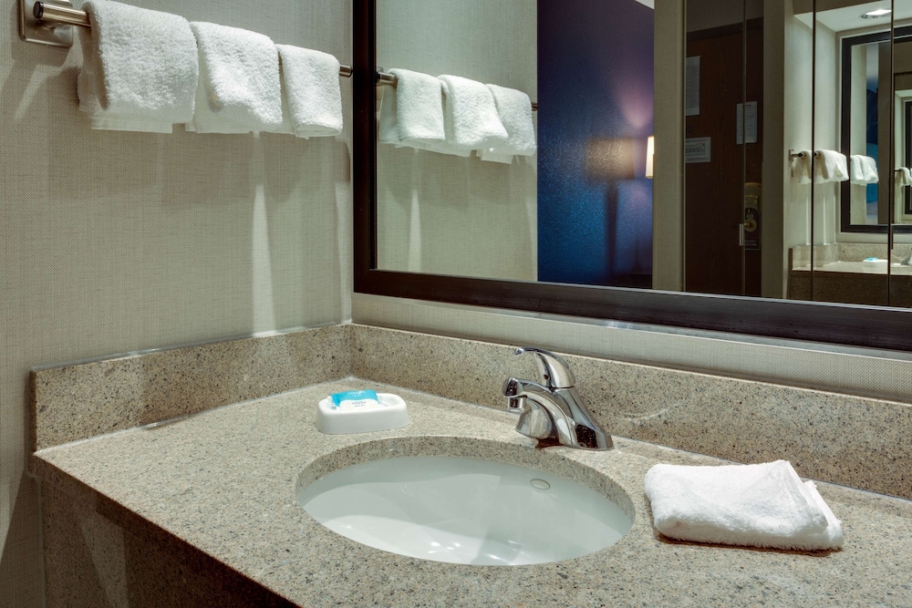 Drury Inn and Suites Hayti Caruthersville 33/34