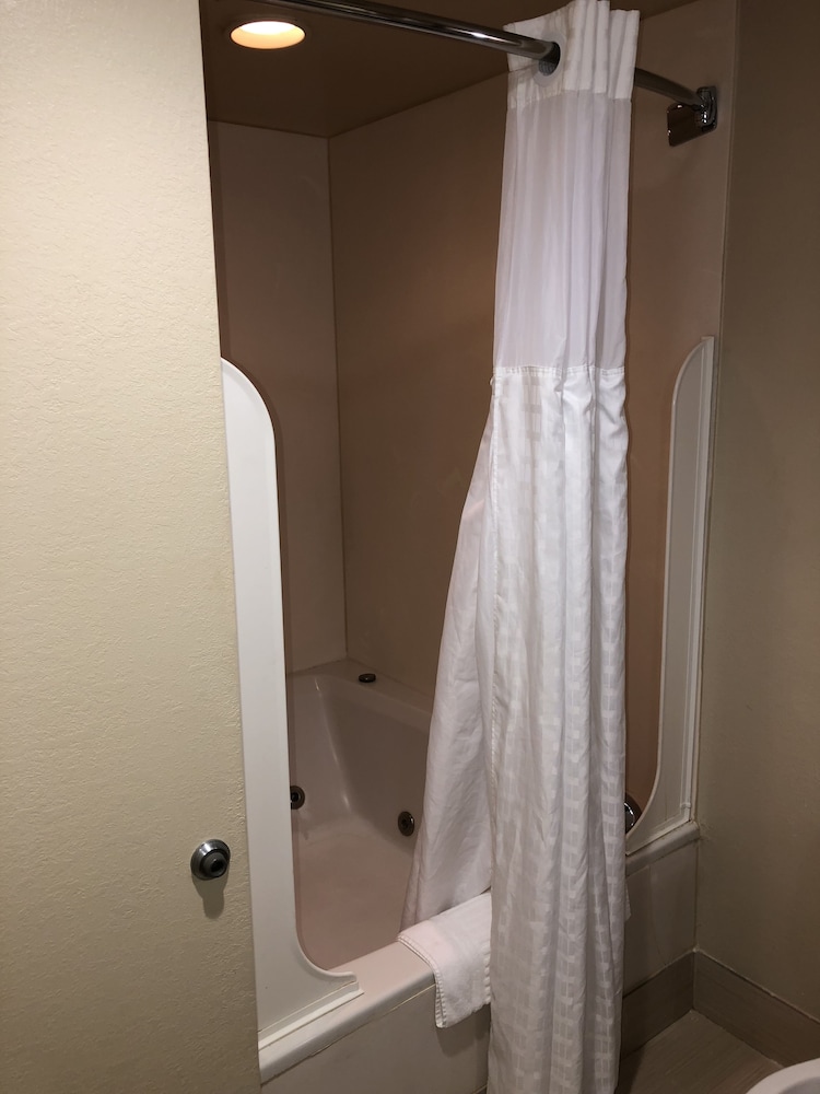 Comfort Suites University - Research Park 20/38