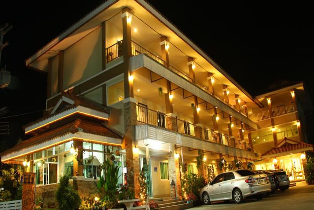 Nan Thara Place 3/50
