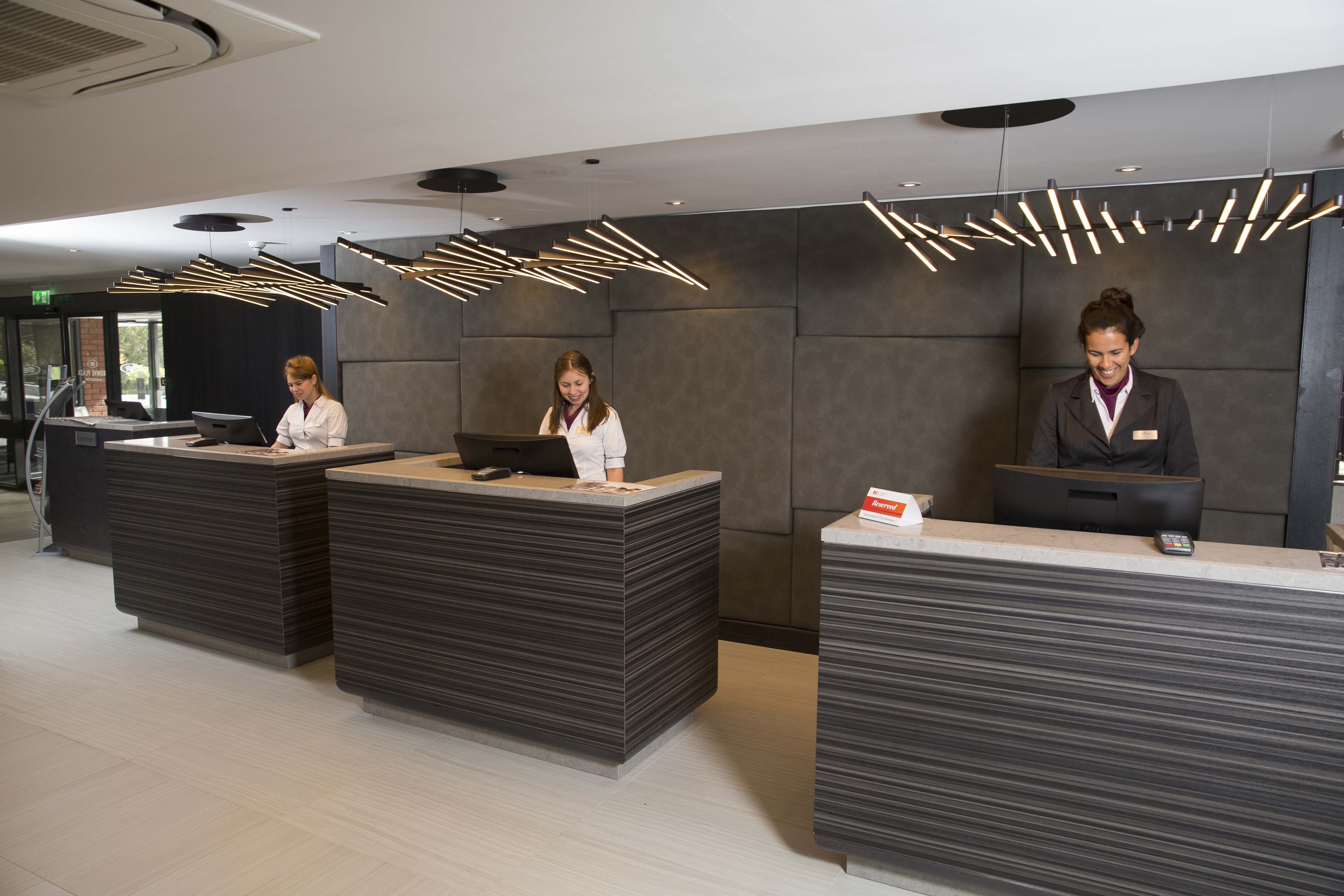 Crowne Plaza Basingstoke 11/63