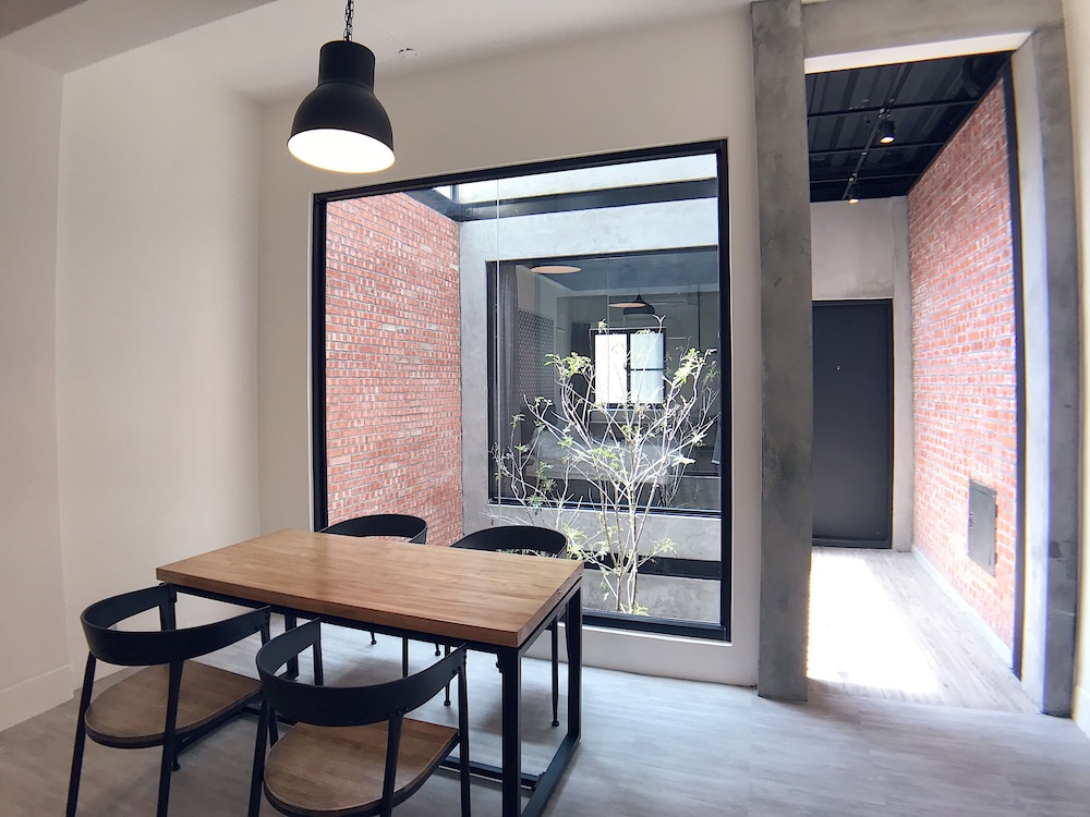 The Gatsby Apartment 22/25