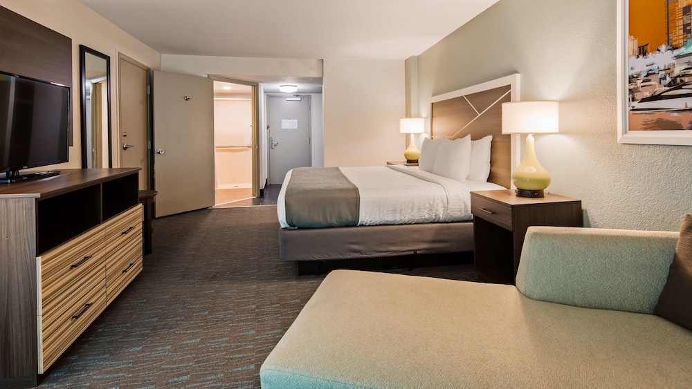 Best Western Plus Daytona Inn Seabreeze Oceanfront 26/47
