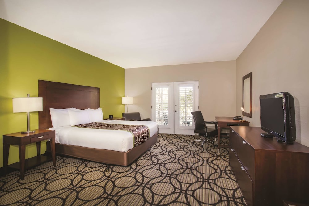 La Quinta Inn & Suites by Wyndham Conference Center Prescott 7/44