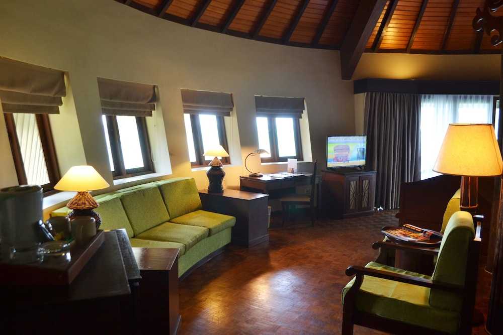 DAMAI BEACH RESORT 40/63