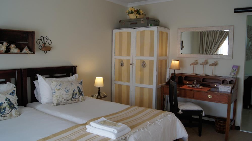 Cunningham Cottage Guest House 7/45