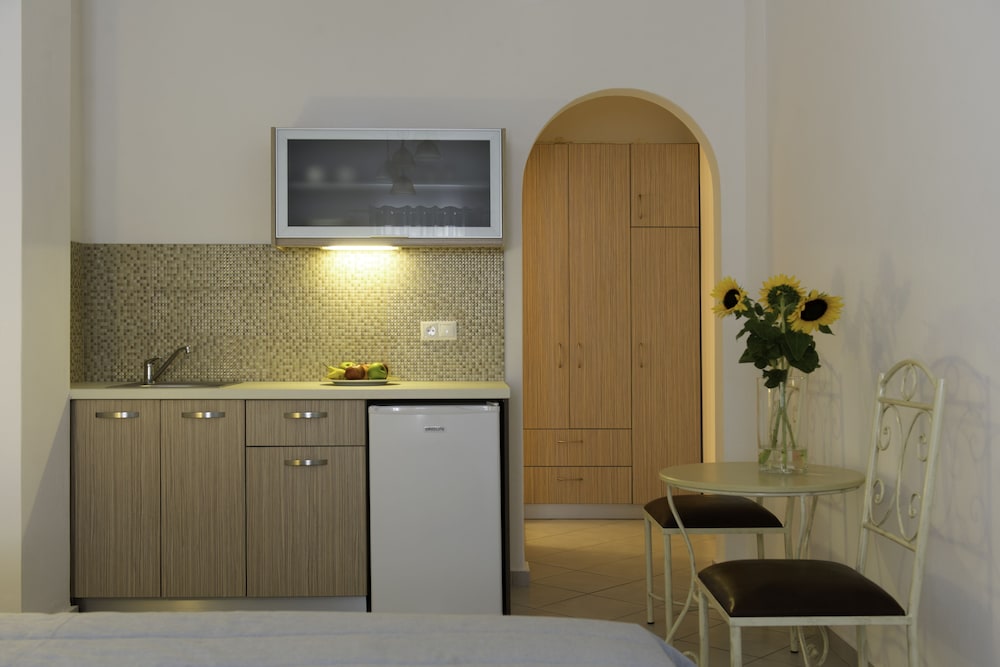 Makris Beach Hotel 10/50