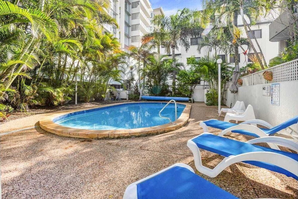 SUNDECK GARDENS 45/47
