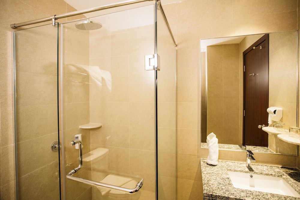Superior, Double Bed, Grand TW Batam Center Hotel & Convention 5/6