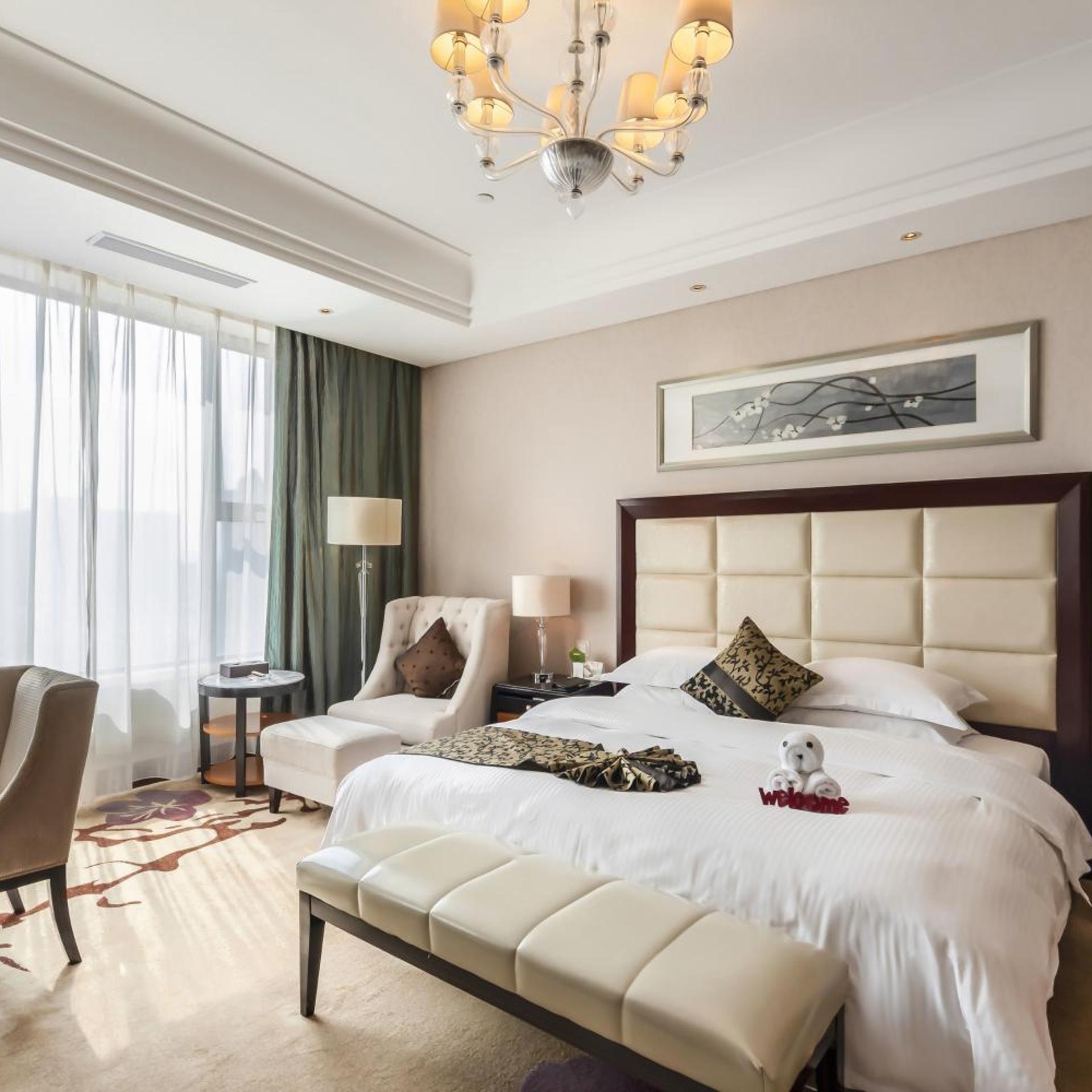 Wyndham Xinyang Downtown 7/59