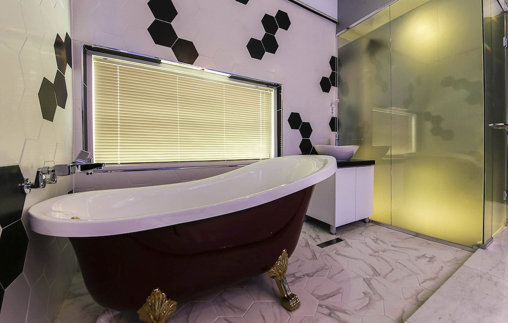Cheonho La View Luxury Hotel 50/50