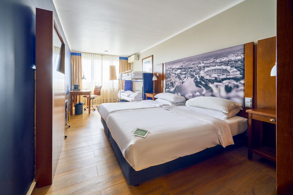 Room, Quadruple, Bunk Bed, Queen Bed
