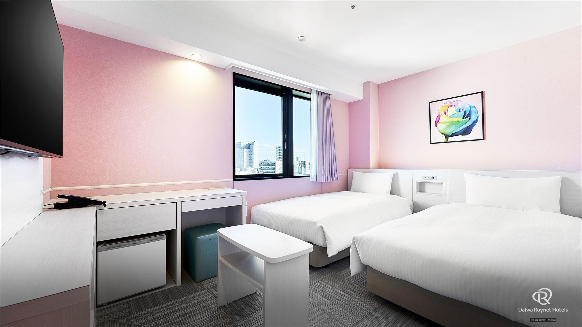 Ladies, Twin Beds, Top Floor