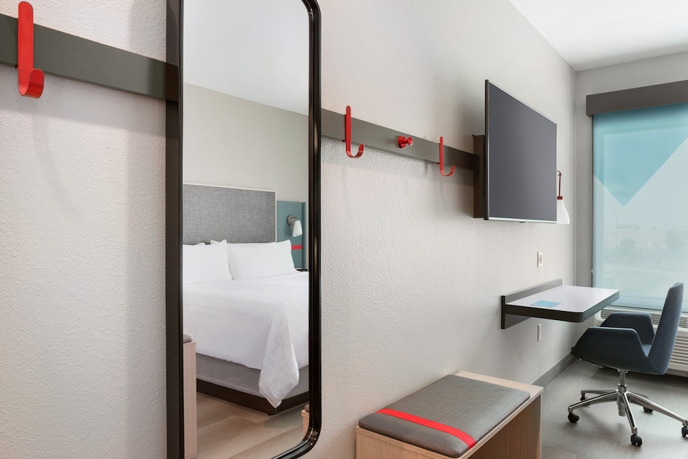 Avid Hotel Kalamazoo East 34/41