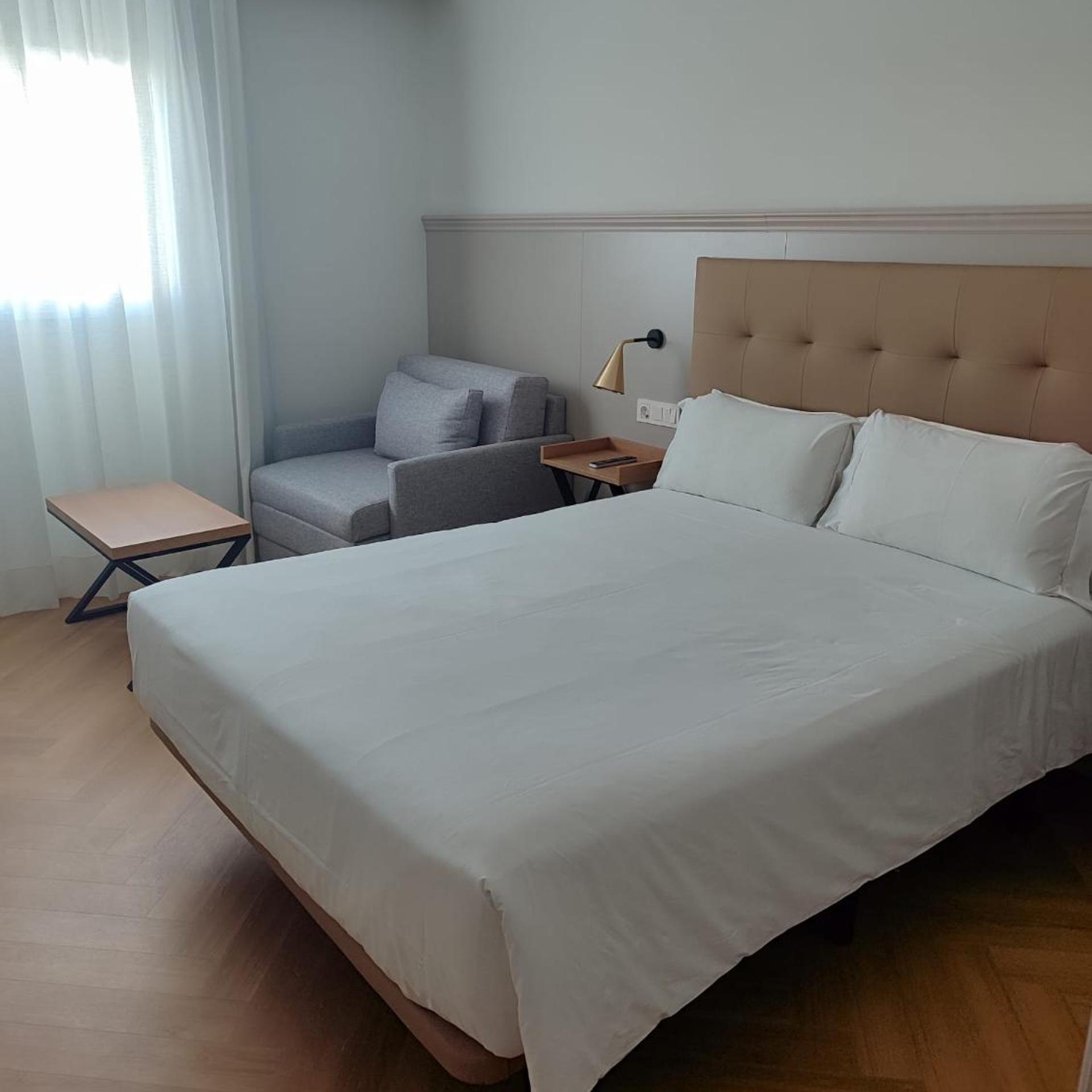 غرفة كومفورت ثلاثية بسرير مزدوج، Senator Cadiz Spa Hotel 2/5