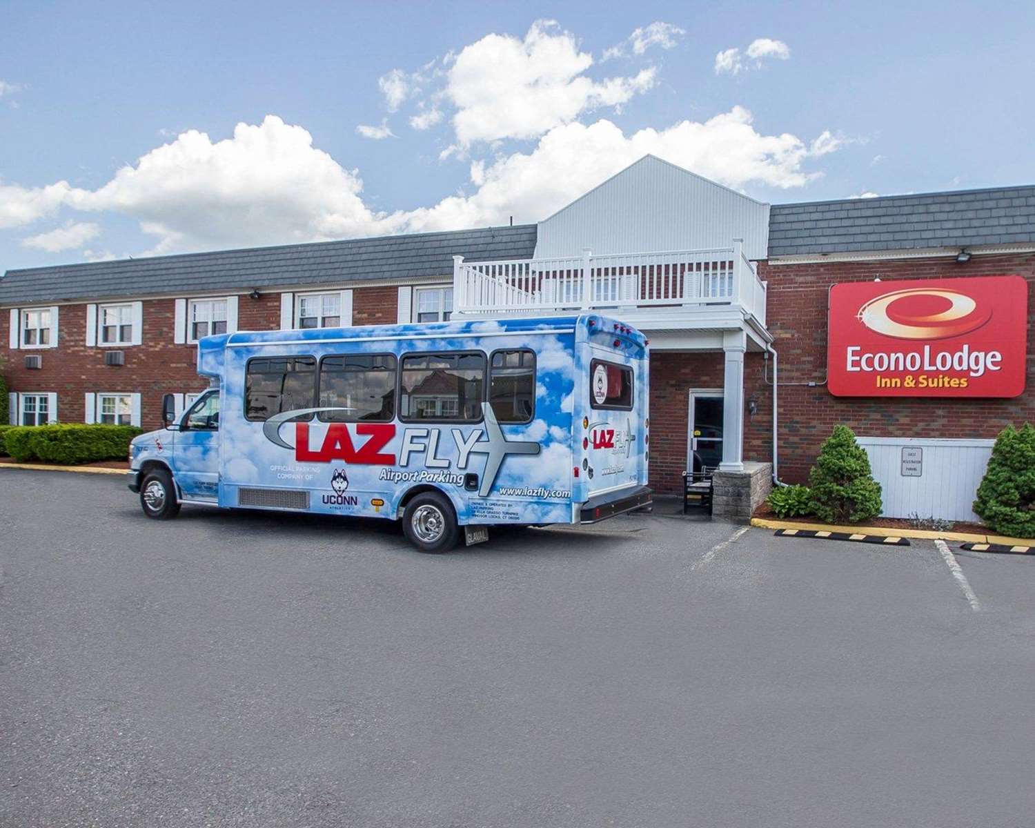 Econo Lodge Inn & Suites Windsor Locks Bradley Airport 25/25